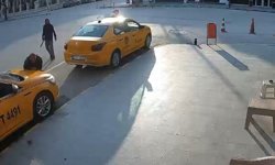 Satırla bir saatte 3 kişiyi yaraladı