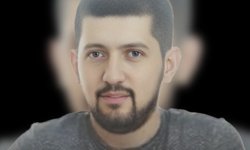 Şişhane'de otomobilin çarptığı motosiklet durağa daldı; kaza kamerada 1 ölü 3 yaralı