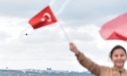 SOLOTÜRK'ten Antalya'da nefes kesen gösteri uçuşu