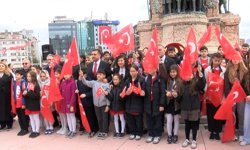 Taksim'de 23 Nisan Ulusal Egemenlik ve Çocuk Bayramı töreni