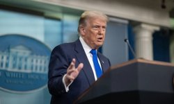 Trump: Ablukayı aşmaya çalışan İran gemisini vurarak ele geçirdik