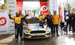 Türkiye'nin ilk engelli kadın pilotu Kübra Denizci Keskin'den podyumda çifte başarı