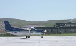 Türkiye'nin ilk profesyonel kadın akrobasi pilotundan, Dünya Pilotlar Günü'ne özel gösteri