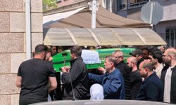 Vincin dereye uçtuğu kazada ölen sürücü toprağa verildi; eşi 4'üncü çocuklarına hamileymiş