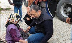 Yalnız yaşadığı evinde yangın çıkan kadını komşuları kurtardı