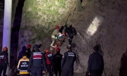 Yamaçtan düşüp mahsur kalan aynı aileden 3 kişi kurtarıldı / Ek fotoğraflar