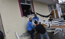 Yatağa bağımlı hastanın ortopedik yatak sevinci