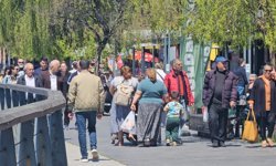 Zonguldak'ta güneşli havanın keyfini sahilde çıkardılar