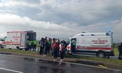 Aksaray'da tur otobüsü kaza yaptı: 16 yaralı