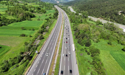 Anadolu Otoyolu'nun Bolu geçişinde trafik yoğunluğu
