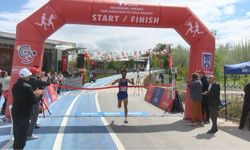 Ankara'da 'Geleneksel 19 Mayıs Ankara Yarı Maratonu' ve 'Halk Koşusu'