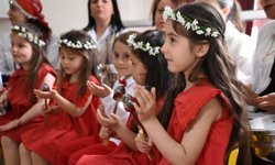 Anneler Günü hediyesi olarak çocuklarıyla aynı ritimde buluştular / Ek fotoğraflar