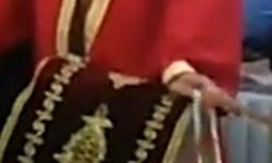 Annesine şiddet uyguladığı için tepki gösteren dayısını döverek öldürüp, cesediyle 3 gün kaldı