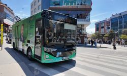 Arnavutköy'de bayram öncesi camiler ve mezarlıklarda çalışmalar sürüyor