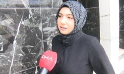 Arnavutköy'de sokakta oynayan çocuklara saldırıp elindeki bıçakla kapıya dayandı; şüpheli kamerada