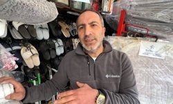 Avcılar'da aynı mağazadan aynı yöntemle yapılan hırsızlık kamerada