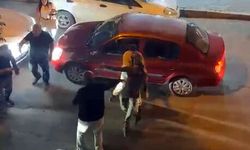 Avcılar'da tekme ve yumruklu 'yol verme' kavgasını gülerek cep telefonu kamerasıyla kaydetti