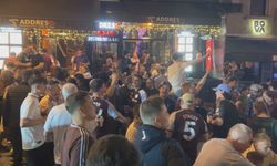 Avrupa Ligi Finali öncesi İstanbul'a gelen İngiliz taraftarlar Taksim'de toplandı