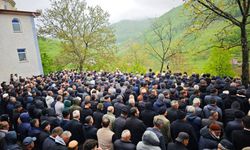 Aynı gün hayatını kaybeden anne ve oğlu toprağa verildi