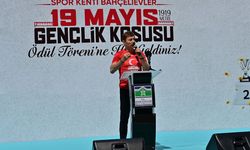 Bahçelievler'de '19 Mayıs Gençlik Koşusu' düzenledi