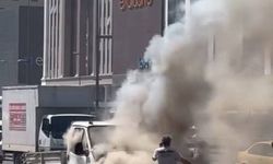 Bahçelievler'de seyir halindeki kamyonet alev alev yandı