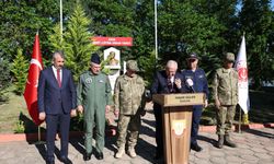 Bakan Güler, Yunanistan sınırında Mehmetçikle bayramlaştı