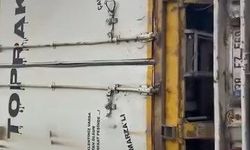 Başakşehir'de TIR iki aracın üzerine devrildi; otomobil sürücüsü yaralandı -1