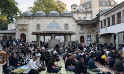 Bayram namazını Eyüpsultan Camii'nde kıldılar