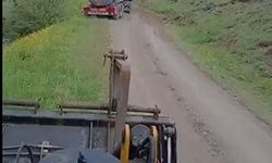 Bayram trafiğinden kaçıp orman yollarına giren sürücülerin araçları çamura saplandı