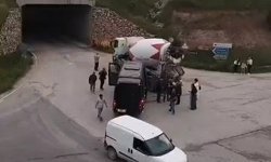 Bursa'da beton mikseri ile minibüs çarpıştı: 2 yaralı