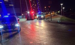 Bursa'da otomobil dereye savruldu, sürücü aracı bırakıp gitti