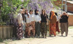 Çanakkale'de 'Aşıklar Sokağı' gençlerle doldu