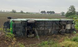 Çanakkale'de otobüs devrildi; yaralılar var