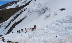 Çığ altında kalan çoban için yeniden başlatılan arama çalışmaları 4'üncü gününde