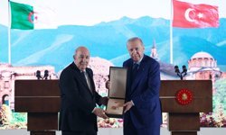 Cumhurbaşkanı Erdoğan, Cezayir Cumhurbaşkanı Tebbun'u resmi törenle karşıladı (3)