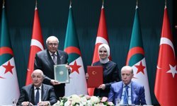 Cumhurbaşkanı Erdoğan, Cezayir Cumhurbaşkanı Tebbun'u resmi törenle karşıladı (4)