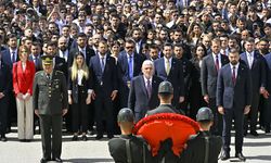 Dervişoğlu, gençlerle Anıtkabir'i ziyaret etti
