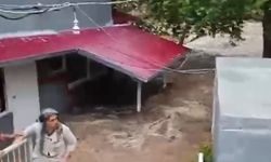 Doğu Akdeniz'de sağanak; caddeleri su bastı (2)