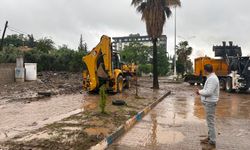 Doğu Akdeniz'de sağanak; caddeleri su bastı (3)