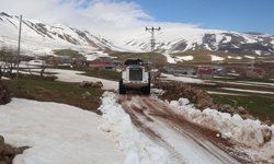 Doğu'nun Çukurova'sı Iğdır'da mayıs ayında karla mücadele