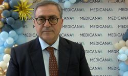 Doktor, hemşire ve hastane çalışanlarından Türk halk müziği konseri