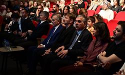 Engelsiz Sanat Akademisi öğrencileri 'Şirinler' oyunu ile sahne aldı
