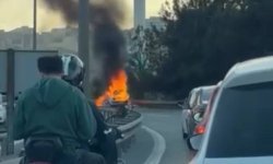 Esenyurt'ta seyir halindeki otomobil alev alev yandı