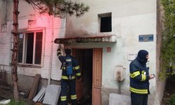 Evde çıkan yangında hayatını kaybetti