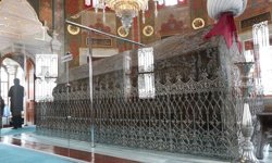 Fatih Sultan Mehmet, vefatının 545'inci yılında kabri başında anıldı