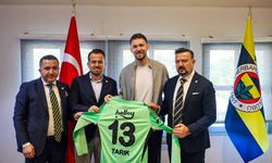Fenerbahçe, kaleci Tarık Çetin'le 3 yıllık sözleşme imzaladı
