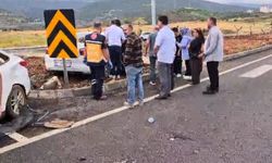 Gaziantep'te iki otomobil çarpıştı; 1'i çocuk 5 yaralı