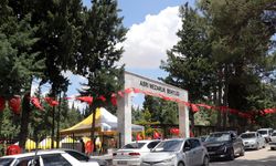 Gaziantep'te şehitlik ve mezarlıklarda ziyaretçi yoğunluğu