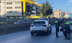 Gaziosmanpaşa'da yolun karşısına geçmek isteyen motosikletliye tramvay çarptı