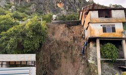 Hatay'da selde kaybolan 2 kişi aranıyor